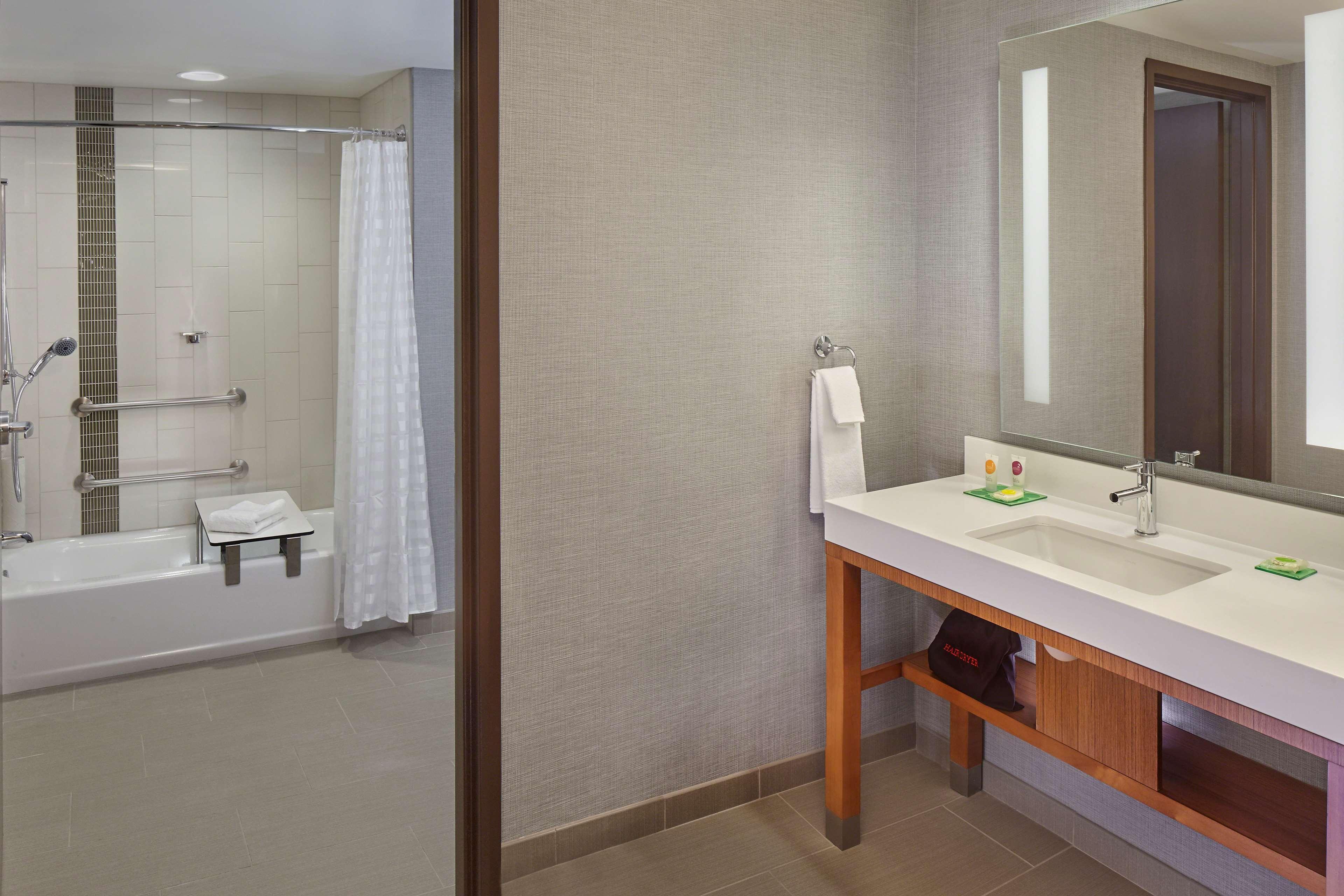 Hyatt Place Стейт Колледж Экстерьер фото